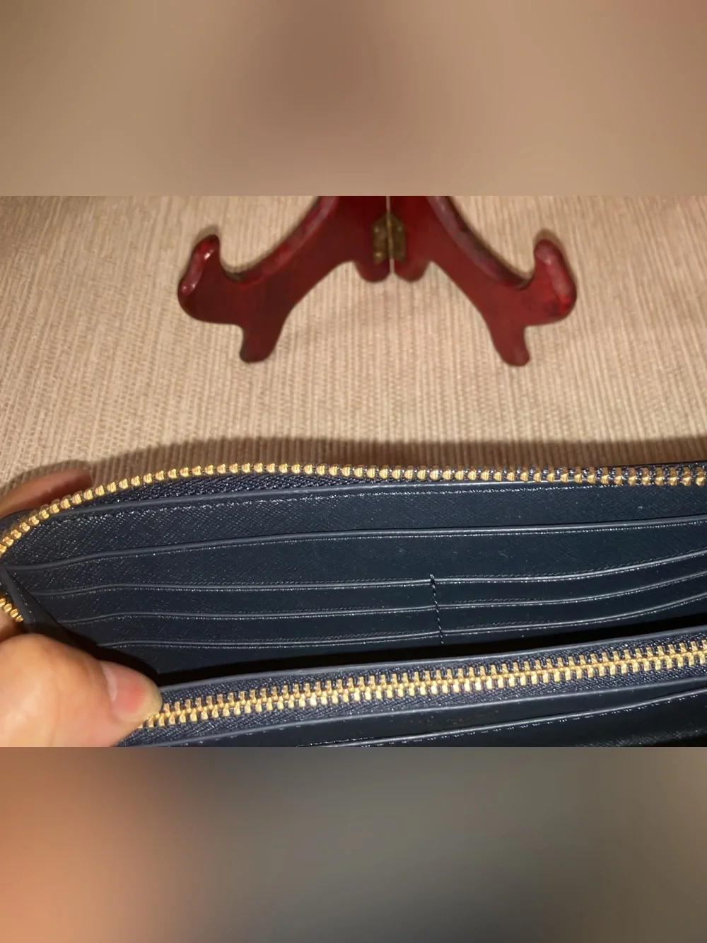 NWOT KATE SPADE SHAGGY EMBOSSED ZIP AROUND CONTINENTAL WALLET - NEVER USED